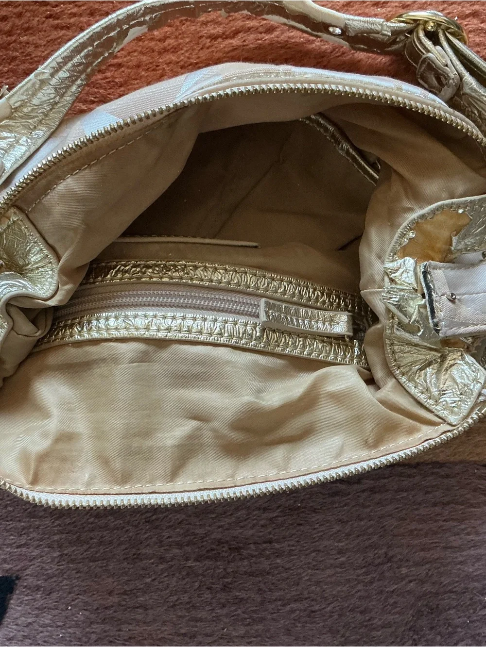 Coach beige logo